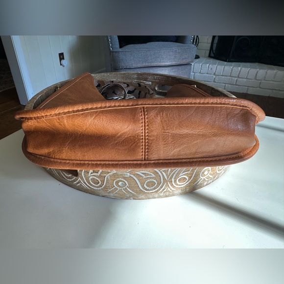 Ah Dorned Vegan Leather Crossbody Bag Camel Like New - Picture 5 of 10